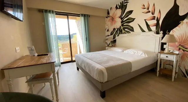 Двухместный номер Superior с балконом и с красивым видом из окна camping le Vieux Colombier