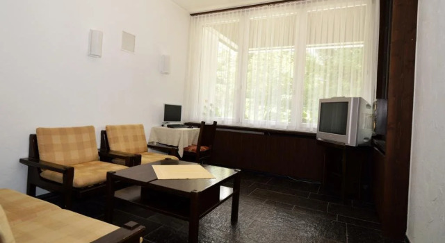 Ferienwohnungen Chesa Clois 24 Studios, Book Hotel Hotels in Grisons with Parking, Parking