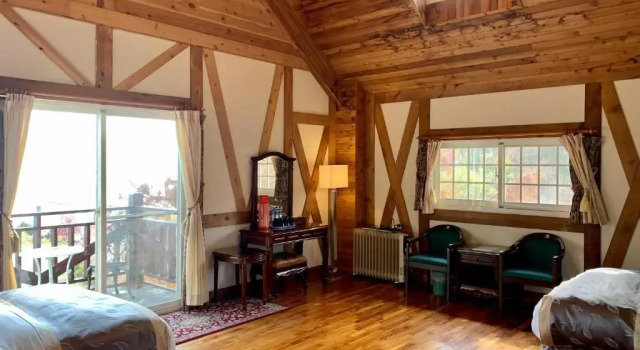 Трёхместный номер Standard с балконом The Cotswolds Villa
