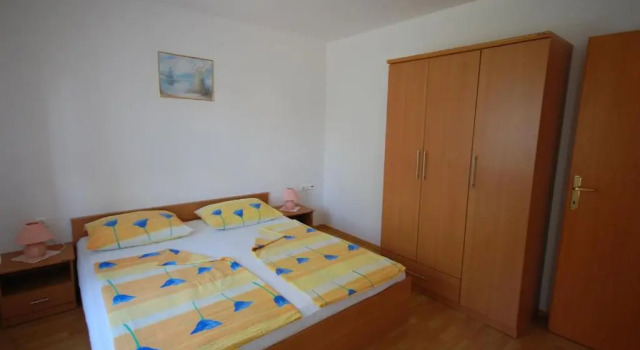 Apartment Bogoviciv, Varaa Huoneisto Hotellit Kvarner Islands uima-altaalla, Uima-allas