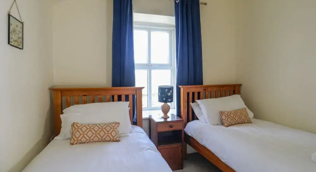 Plas Newydd, Book Feriehus Llanfaelog Anglesey