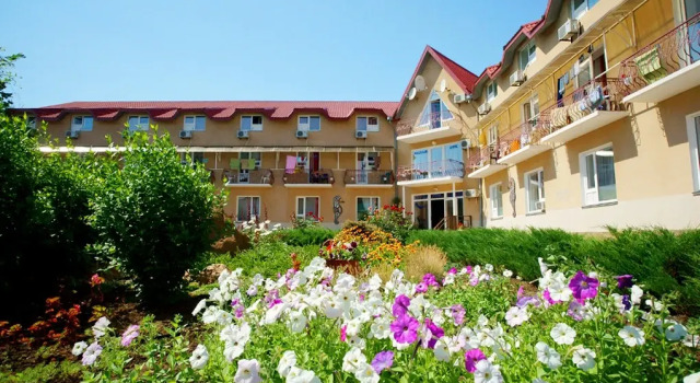 Tanzher, Book Hotel Saky 