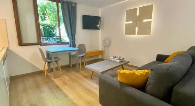 Апартаменты Beautiful appartment in the Vieille Ville d'Annecy at 200m from the lake