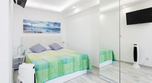 63 Los Cristianos Apartment, First Sea Line, Parking, Book Apartment Hotels in Tenerife with Parking, Parking