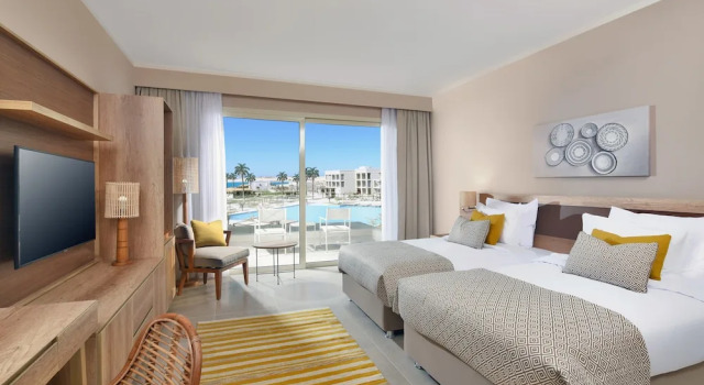 Двухместный номер Superior Grand с видом на бассейн Steigenberger Resort Ras Soma