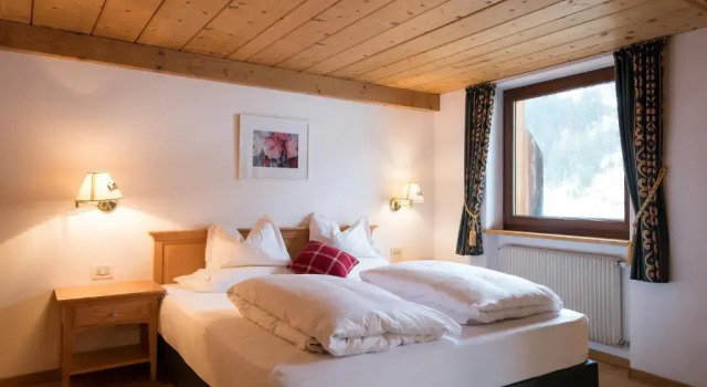 Семейный люкс с балконом La Tambra - Residence - Central with Restaurant