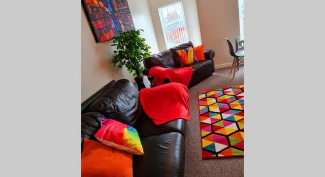Апартаменты Ample Comforts, Centrally Located, Town Centre