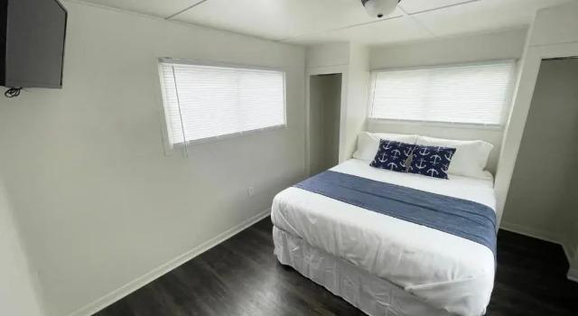 Двухместный люкс Anchor Bay Inn and Suites