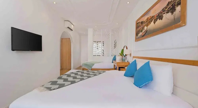 Четырёхместный номер Standard с балконом Lime Villa Hoi An