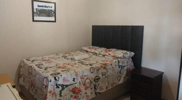 Jays Guest House, Забронировать Гостевой дом Гостевые дома Эмалахлени, Гостевой дом
