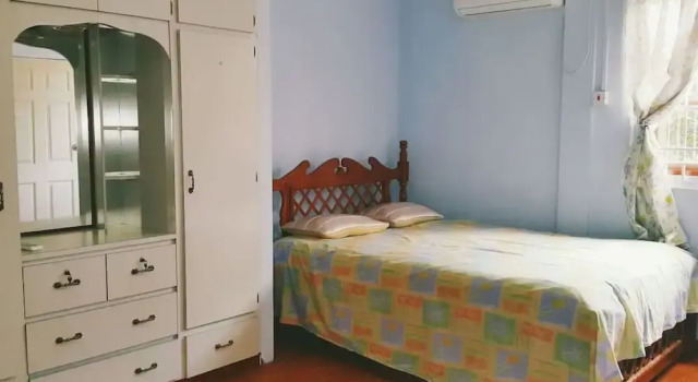 Spacious Apartment near Mall, Забронировать Апартаменты/квартира Отели Пиарко с завтраком, Завтраки