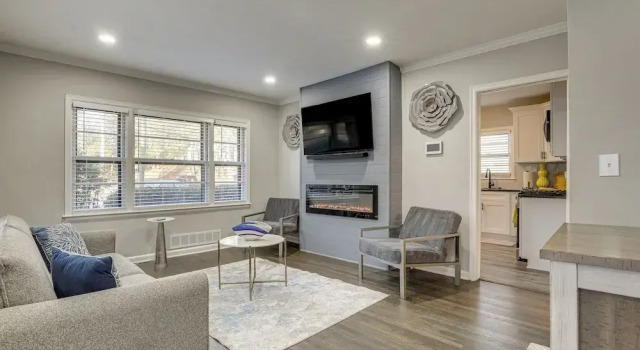 Chic ATL Stay 2 Mi to Midtown, Near Intl Soccer, Prenota Appartamento Hotel a Georgia con parcheggio, Parcheggio