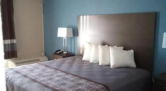 Двухместный люкс Deluxe Motel 6 Burlington