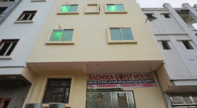 OYO 28801 Radhika Guest House