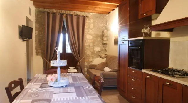 Апартаменты Standard Agriturismo Cascina Crocelle - Lake View and Heated Pool