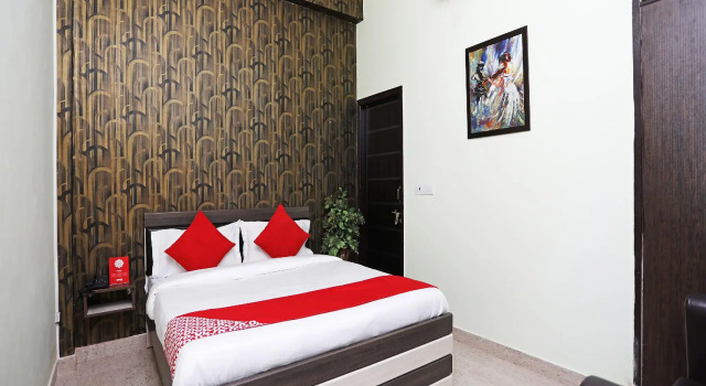 OYO 17293 Country Residency, Varaa Hotelli Faridabad Haryana