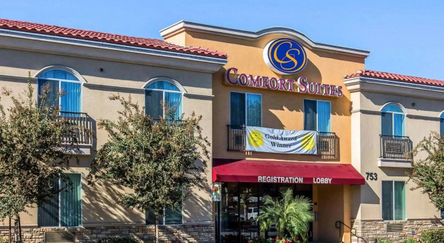 Номер Standard Comfort Suites Near City of Industry - Los Angeles