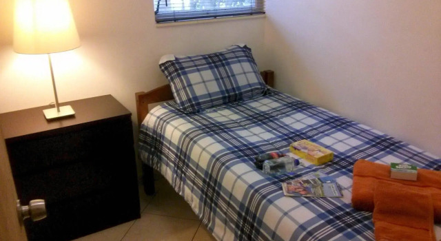 Blue Ocean Guesthouse, Забронировать Отель Окленд-Парк штат Флорида