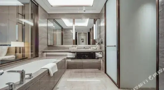 Люкс Deluxe Wyndham Nanning Binyang