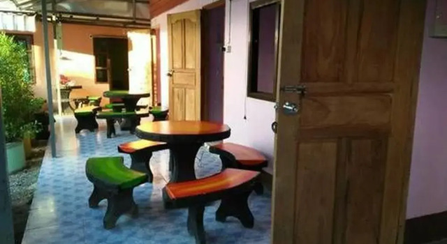Jantipchomchanod 2, Varaa Hotelli Hotellit North-Eastern Thailand pysäköinnillä, Pysäköinti