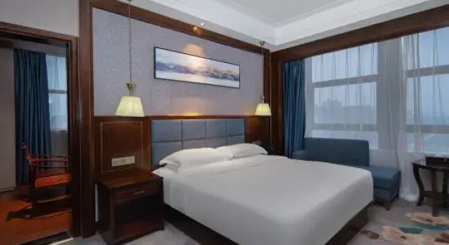 Люкс Executive Kaiyuan Mingting Hotel (Nanchang Honggutan Wanxiang City)