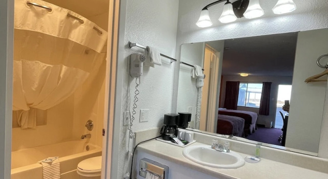Четырёхместный номер Standard Antilley Inn