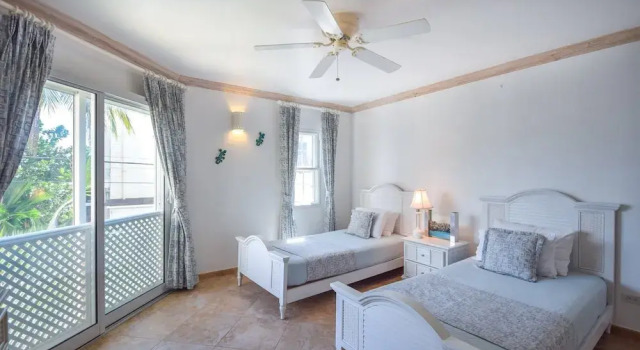 Апартаменты с 3 комнатами Modern 2-bed Apt Near Beach In St. Lawrence Gap 2 Bedroom Apts by Bluescape