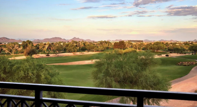 Номер Deluxe c 1 комнатой с балконом и с видом на бассейн Scottsdale Marriott at McDowell Mountains