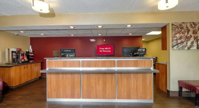 Red Roof Inn Tallahassee - University, Забронировать Отель Таллахасси Панхэндл Флорида