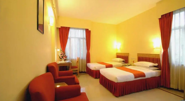 Одноместный номер Standard The Senator Hotel