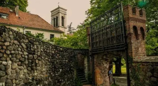 Zamek Joannitów, Rezerwuj Hotel Lagow lubuskie