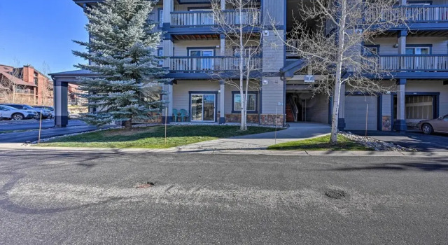 Апартаменты с 2 комнатами с балконом Steamboat Home w/ Garage, 1 Mi to Ski Resort