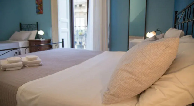 Standard Vierer Zimmer mit Balkon und mit Stadtblick Catania Inn Rooms