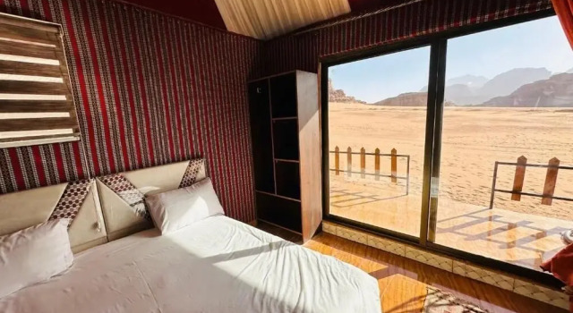 Luksus- dobbelt værelse med bjergudsigt Wadi Rum Legacy Camp