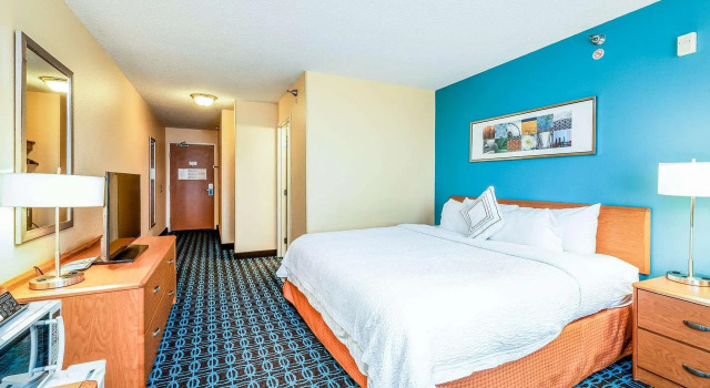 Двухместный номер Standard AmericInn by Wyndham Minot