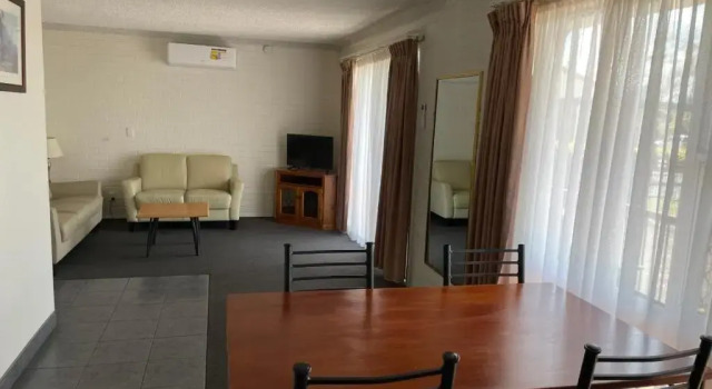 Апартаменты Homestead Motel