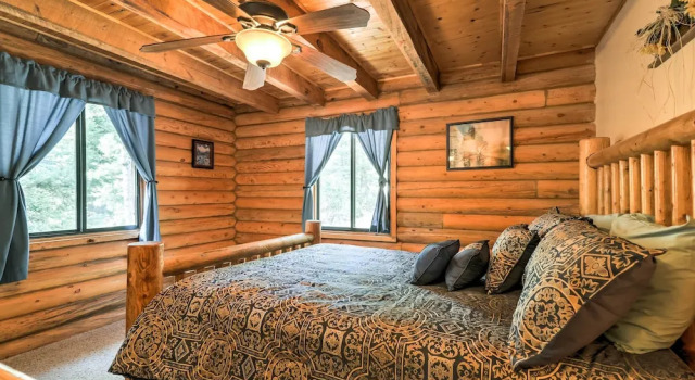 Коттедж с 3 комнатами Cozy Utah Cabin w/ Deck & Fire Pit!