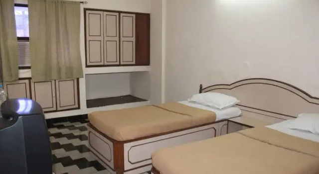 Hotel Royale Inn, Book Hotel 3-stjernede hoteller i Vapi, 3*