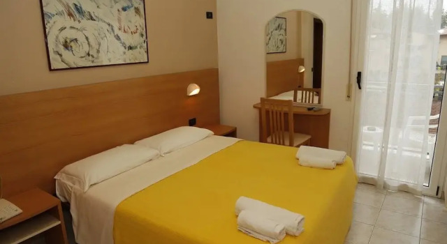 Hotel Villa Dina, Забронировать Отель Сан Джулиано Римини