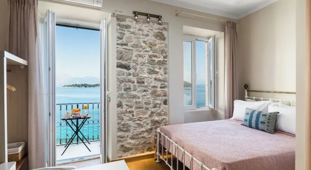 Двухместный люкс Superior с балконом и с видом на море Fotiadis Family Luxury Suites by Konnect