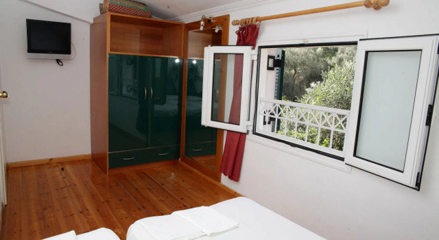 Oula Maisonettes Suites, Забронировать Отель Отели периферии Ионических островов с парковкой, Парковка