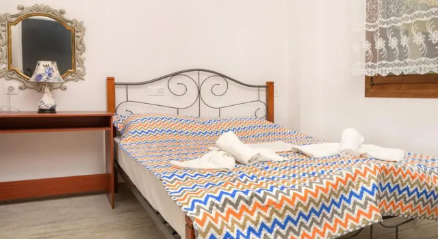 Danai House, Book Hotel  