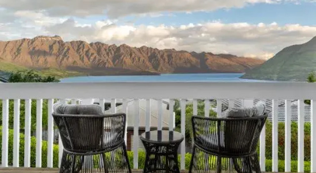 Fernhill Lookout | Near Town • Remarkables Views, Забронировать Отель Куинстаун 