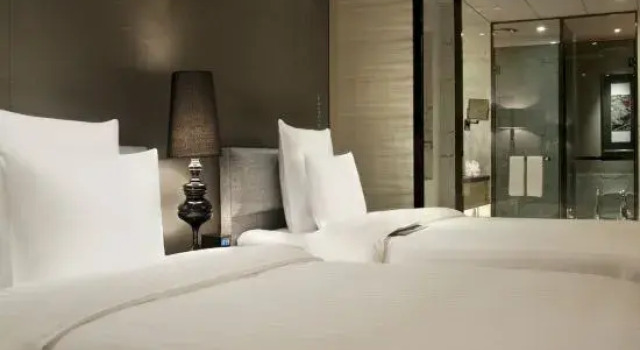 Номер Deluxe Le Meridien Chongqing Nanan