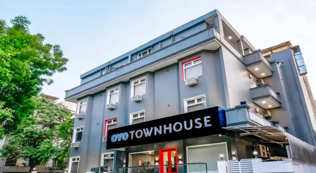 OYO Townhouse 023 CR Park