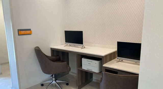 La Quinta Inn & Suites by Wyndham Centralia, Забронировать Отель Отели Сентрейлия 3 звезды, рядом с Спортивный комплекс NW Sports Hub, 3*