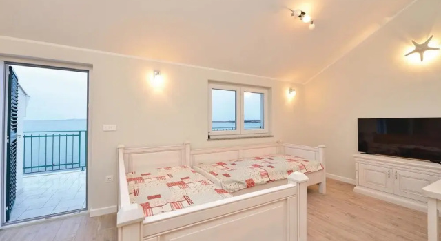 Awesome Home in Kosljun With Wifi and 7 Bedrooms