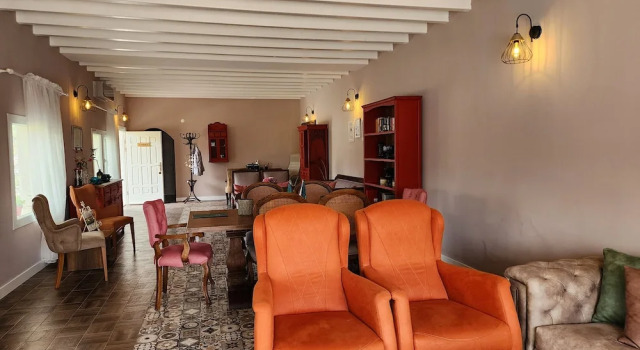 Otel Naturla Göl Evi, Забронировать Отель Отели Измира с бассейном, Бассейн