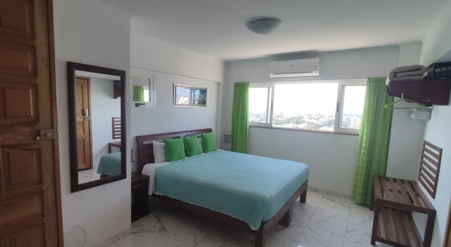 Havana and Sea (Entire Apartment), Забронировать Апартаменты/квартира Vedado Гавана