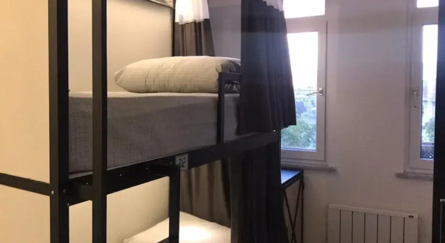 Кровать в общем номере musk hostel